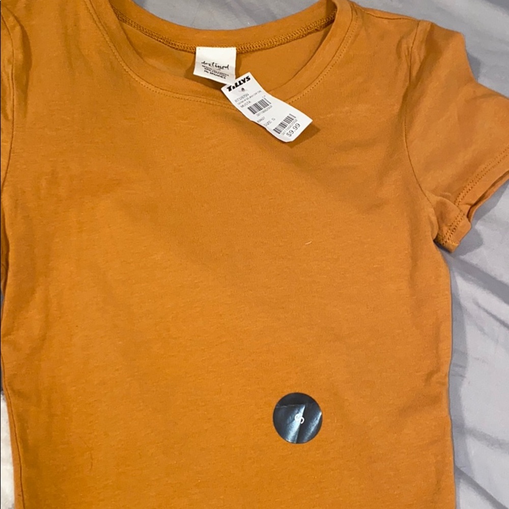 Mustard T-shirt